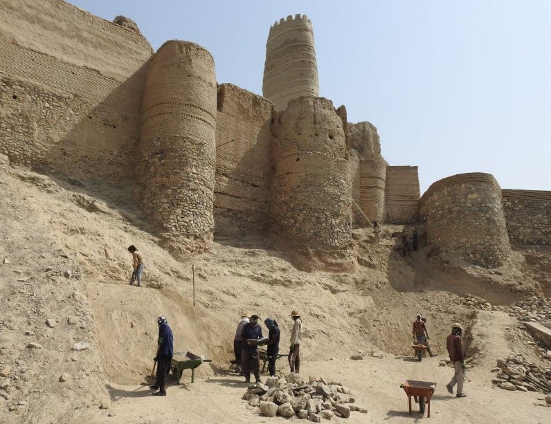 Manoujan Castle, Manujan, Iran